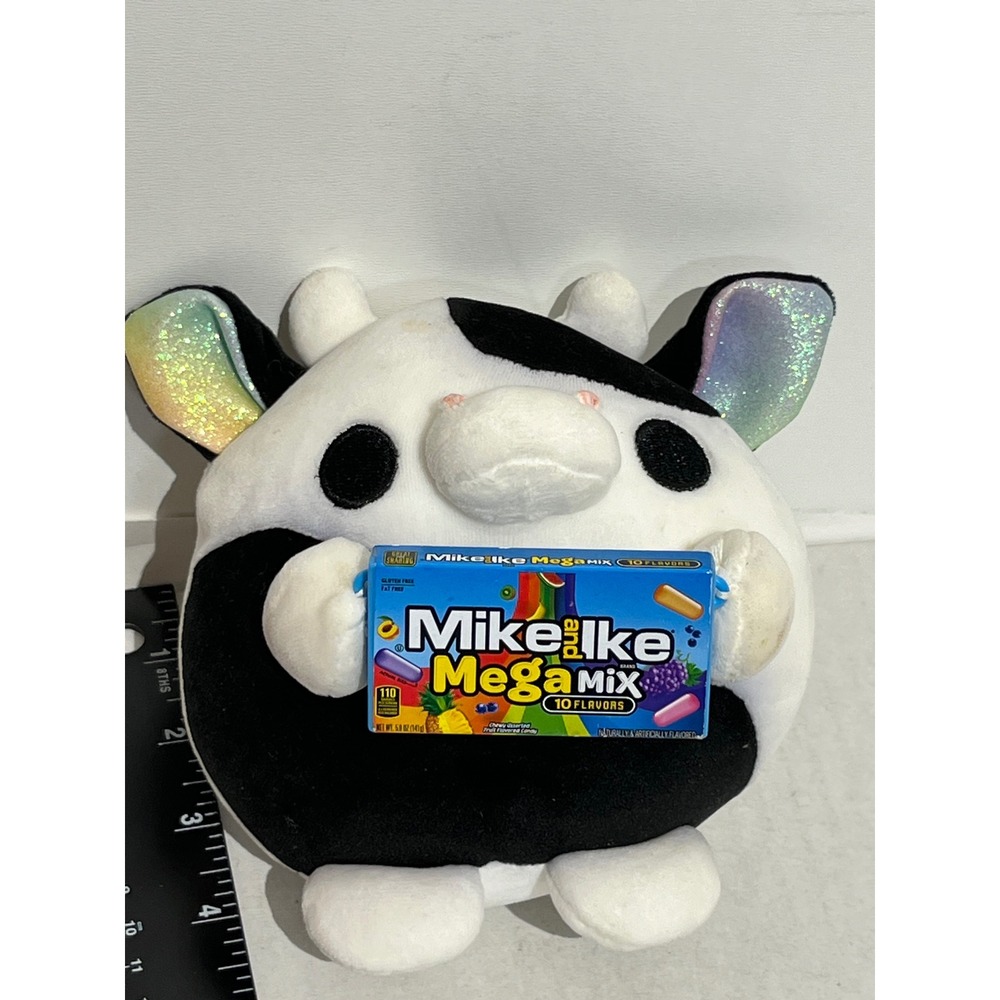 Zuru Snackles Mike and Ike Cow Plush 5 Inch Black White Iridescent Ears Toy